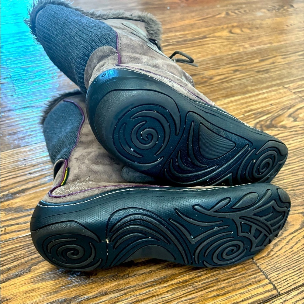 Clark’s Privo waterproof Eskimo boots. 8.5 - Picture 7 of 9
